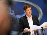 Брнабић: Скромна осуда Паиновићеве без реаговања на нападе на Вучића