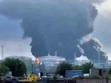 Напади ракетама и дроновима на руске регионе, велики пожар код Санкт Петербурга